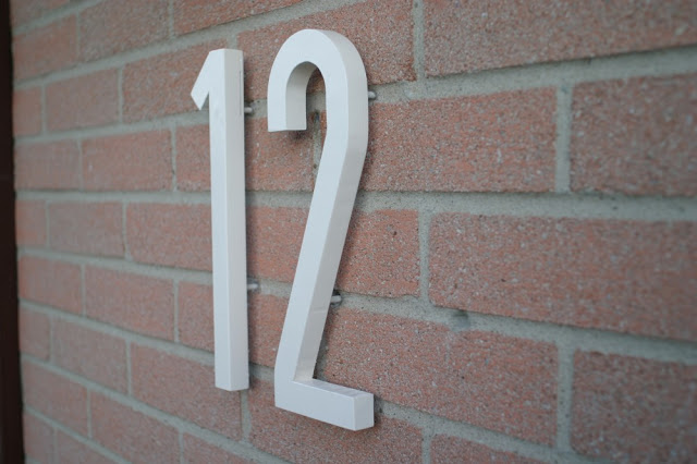 large house numbers